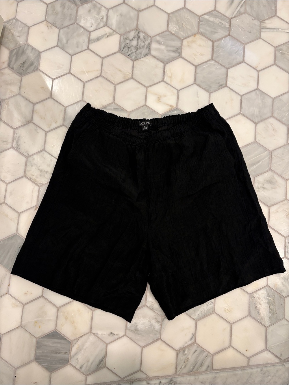 J. Crew 7” Stratus Short in Textured Satin Black Size XS SOLD OUT 🚨